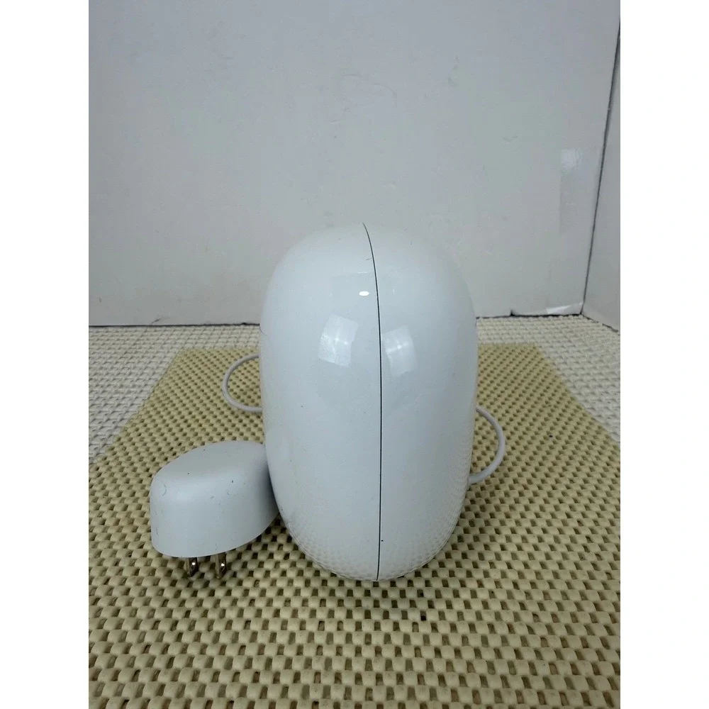 google G6ZUC Wifi White With power adapter EUC